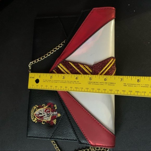 Harry Potter Women’s Black Red Gryffindor Logo Chain Bag Brand New - Picture 5 of 8